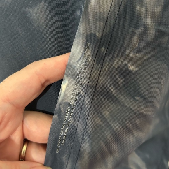 Adidas ID Windbreaker Blue Tie Dye Size Medium 1/4 Zip Pullover Cropped - Picture 2 of 16
